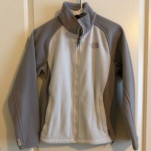 Vintage: The North Face Women’s Gray and White Jacket size: small